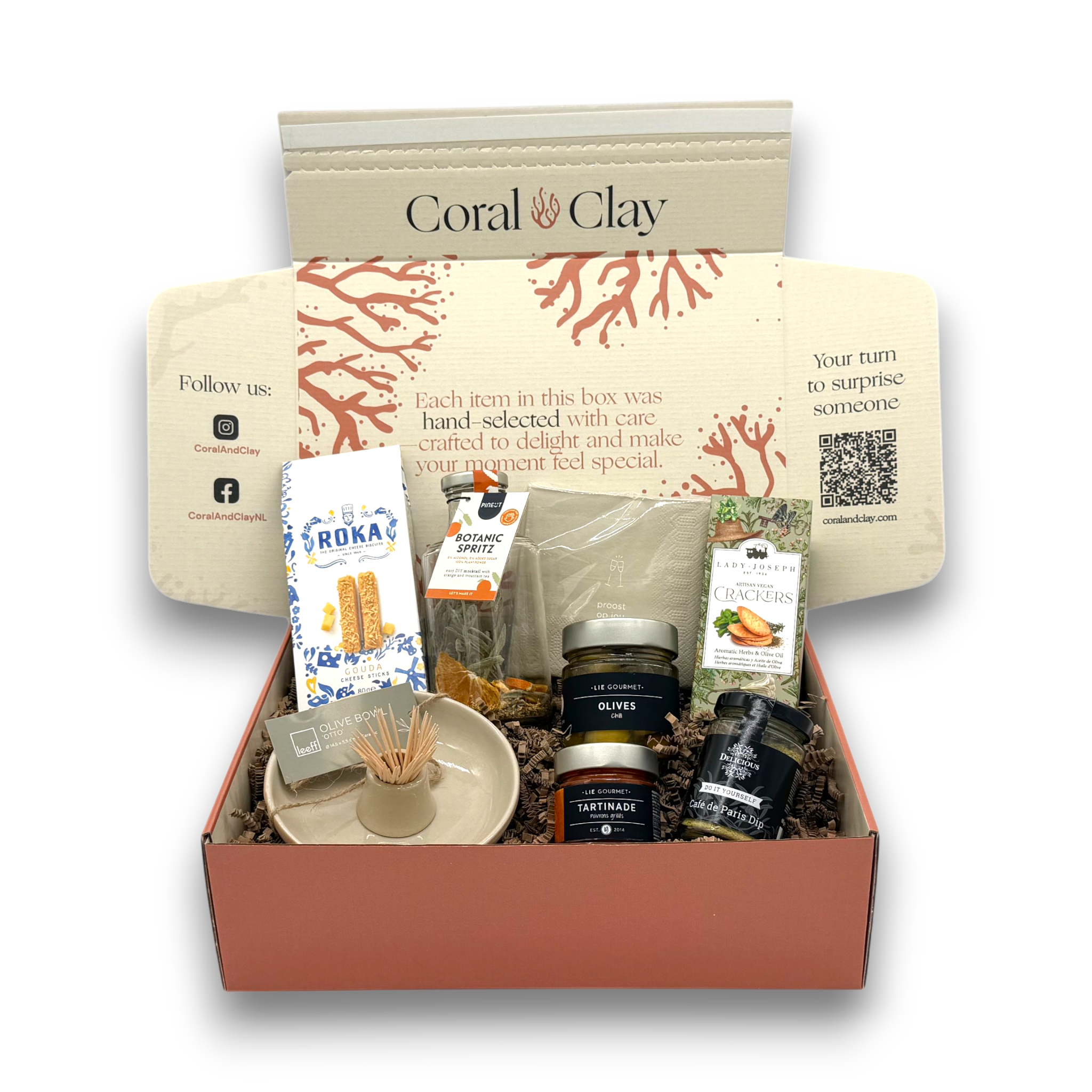 Aperitivo Moments Signature Gift — Mocktail, Olives & Tapenade