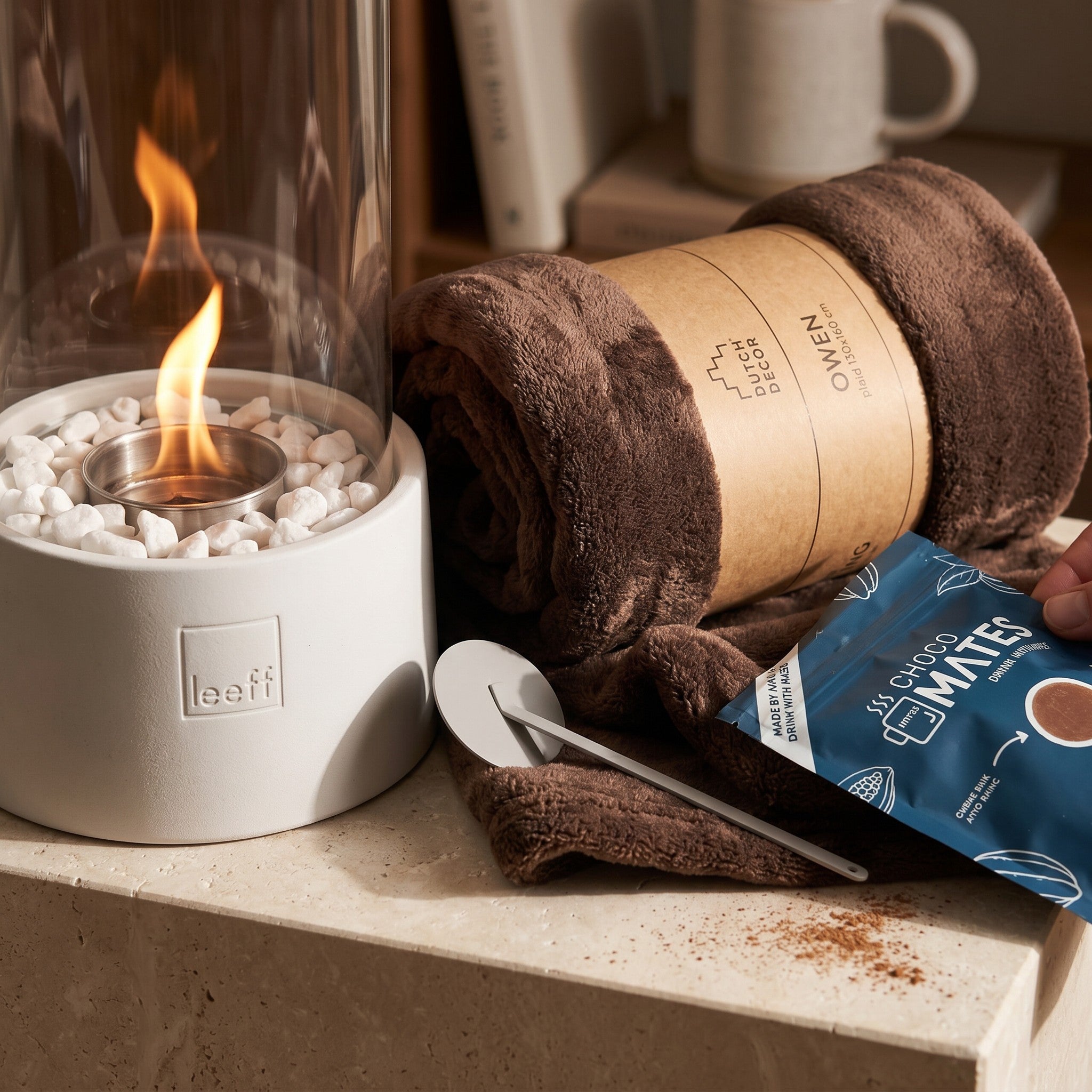 Grand Fireplace Gift Box — Table Fire & Cosy Blanket