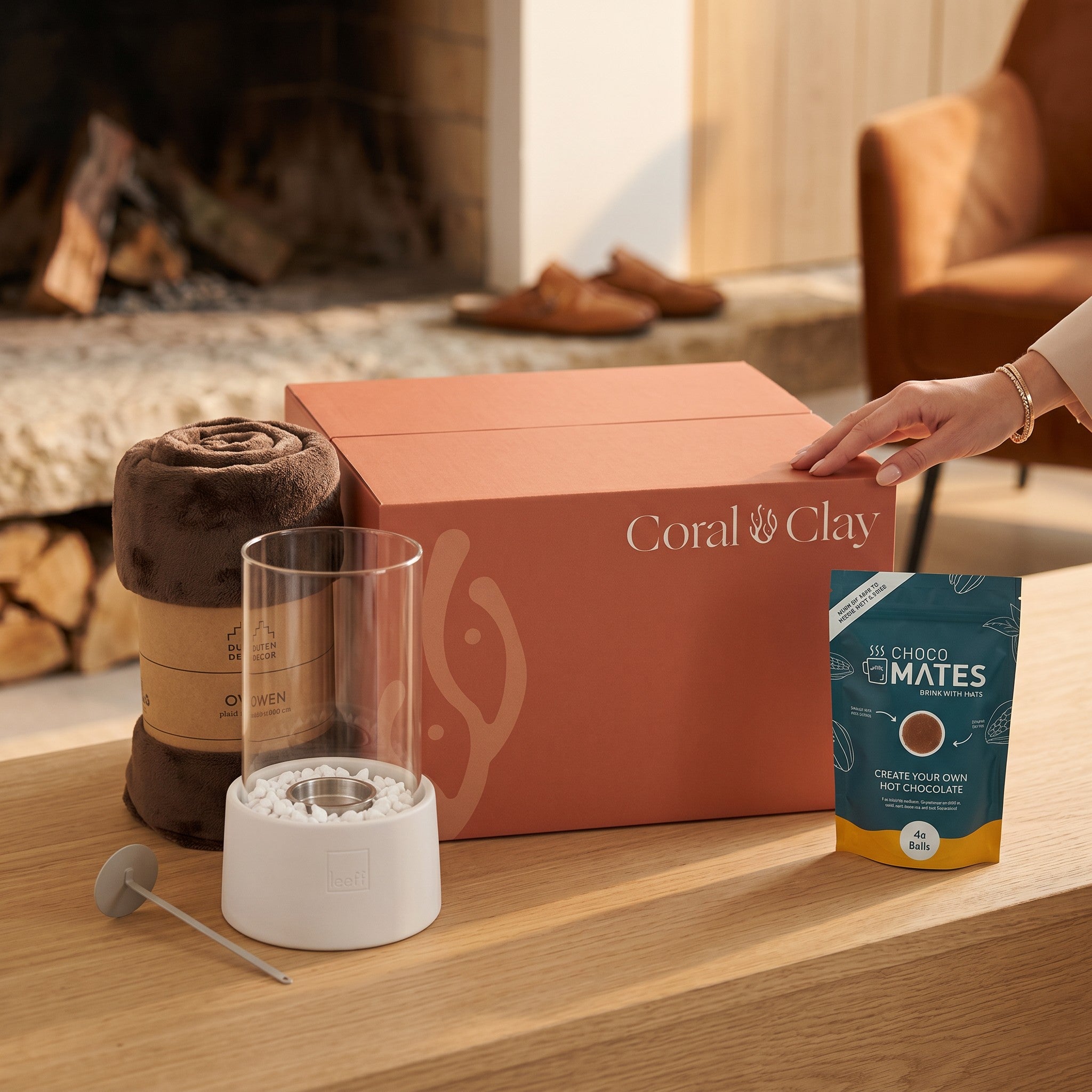 Grand Fireplace Gift Box — Table Fire & Cosy Blanket