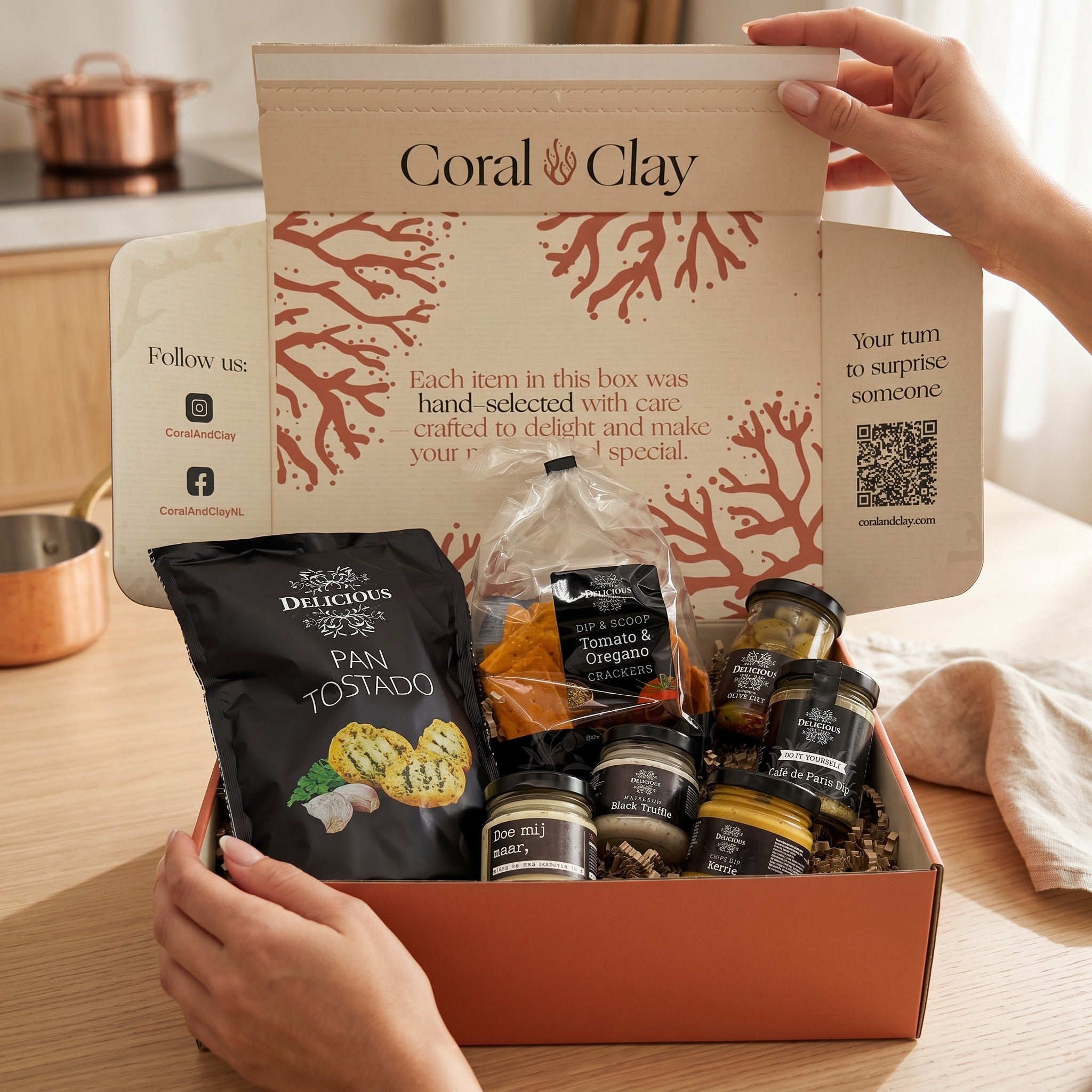 Dutch Borrel Signature Gift — Snacks & Dips